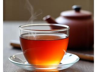 따뜻한 국산 홍차 한 잔