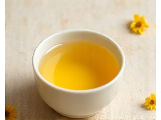 황금빛이 감도는 황차